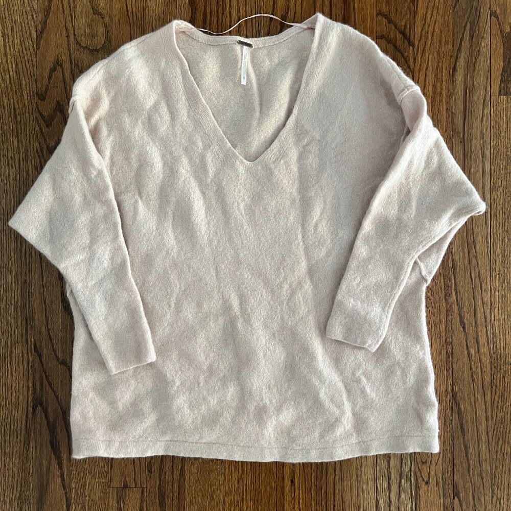 Free People Women's Wool-blend 3/4 sleeve V-Neck Blush Pink Sweater Large